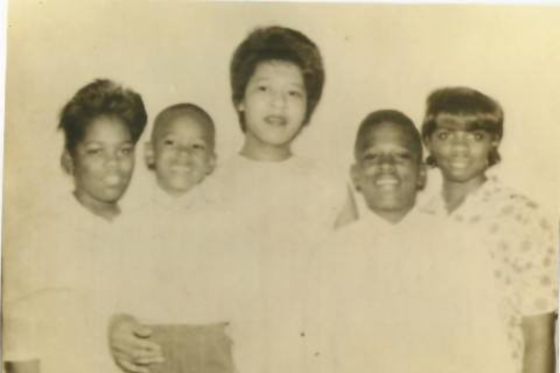 Miller Children with their mother, Annie Ruth Banks, in the 1960s From left to right: Delores, Greg, Annie Ruth, Skip, Linda