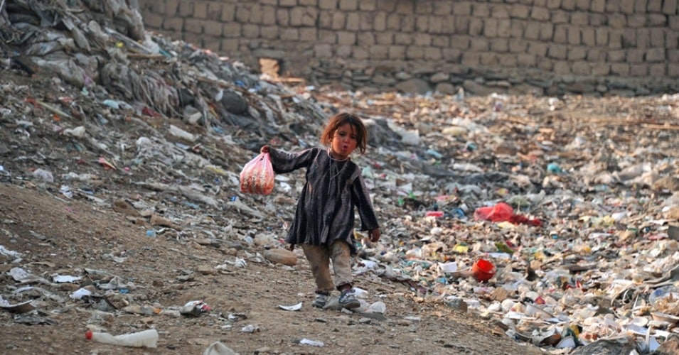 Lying to pretend things are OK: ResoluteReader looks at “The Lie of Global Prosperity”