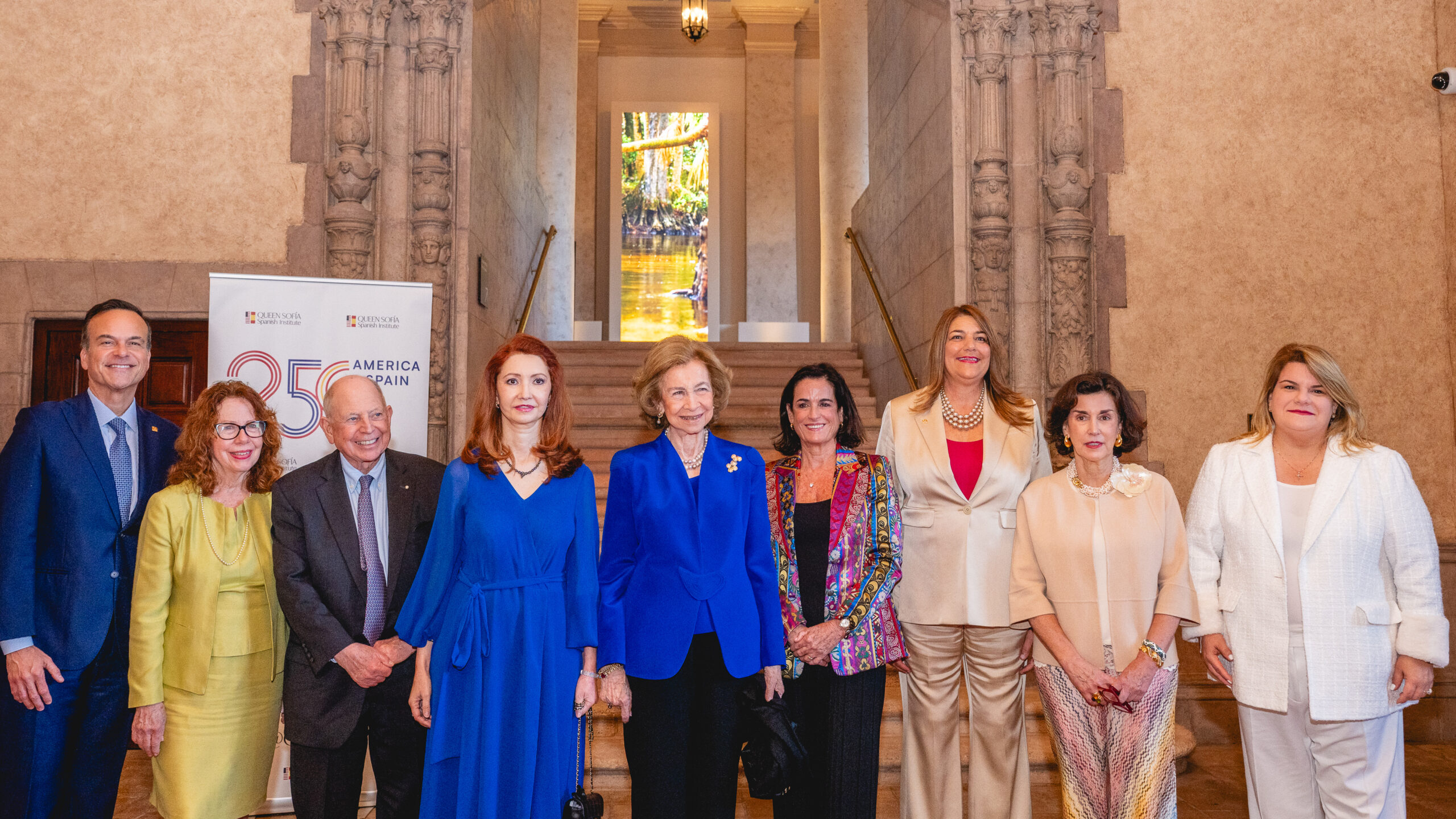 Nine people, including Jane Landers and Queen Sofía of Spain.